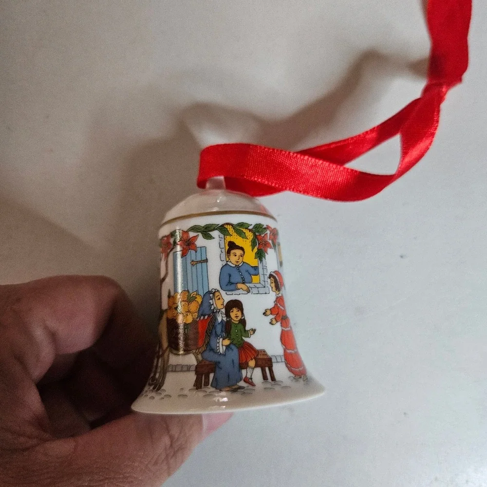 Hutschenreuther 2004 Christmas Bell Ole Winther Greece Porcelain Ornament Boxed